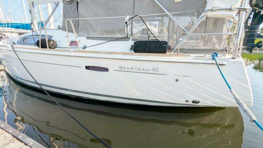SERENITE 40ft Beneteau Yacht For Sale