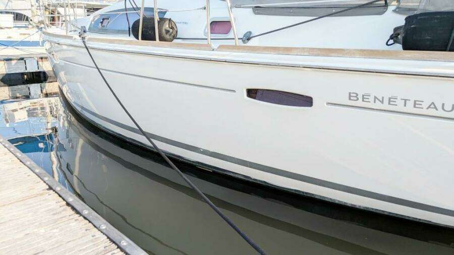 SERENITE 40ft Beneteau Yacht For Sale