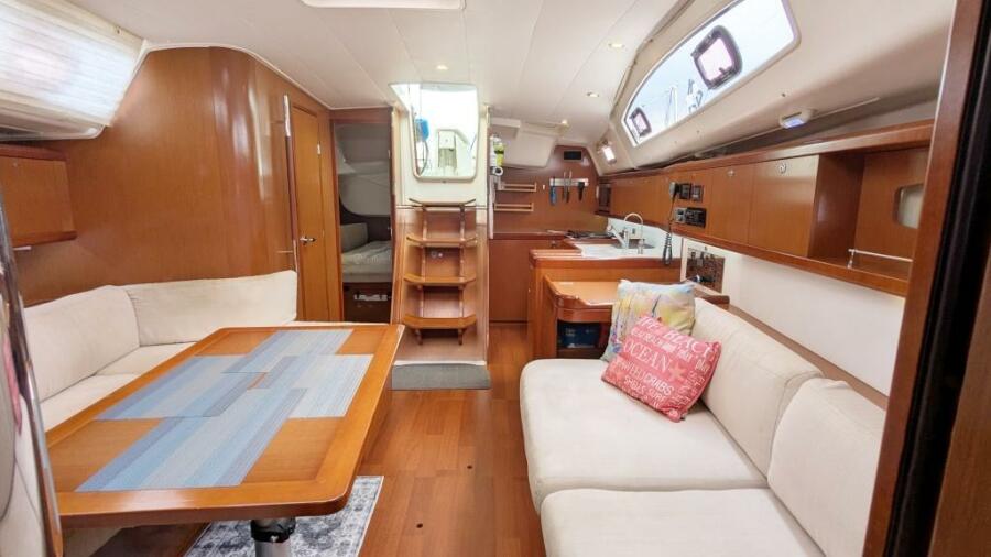 2012 Beneteau 40