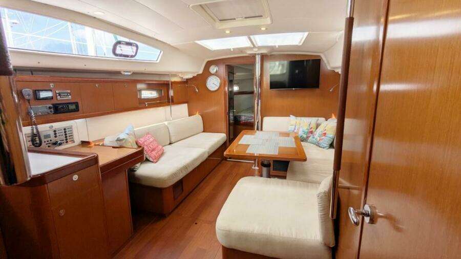 SERENITE 40ft Beneteau Yacht For Sale