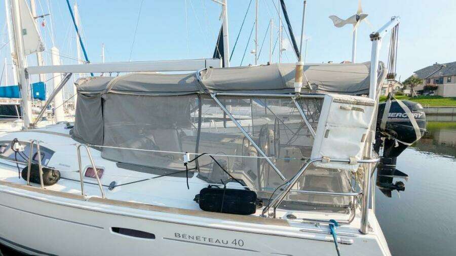 SERENITE 40ft Beneteau Yacht For Sale