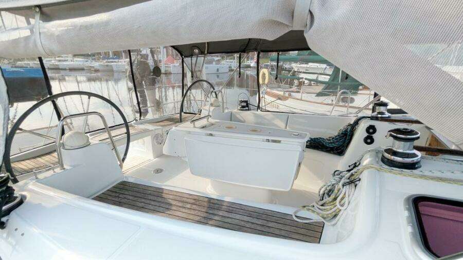 SERENITE 40ft Beneteau Yacht For Sale