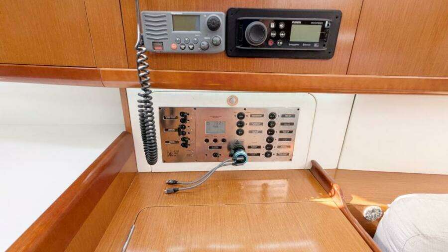 SERENITE 40ft Beneteau Yacht For Sale