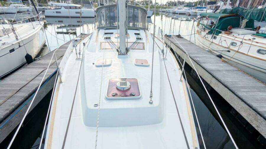 SERENITE 40ft Beneteau Yacht For Sale