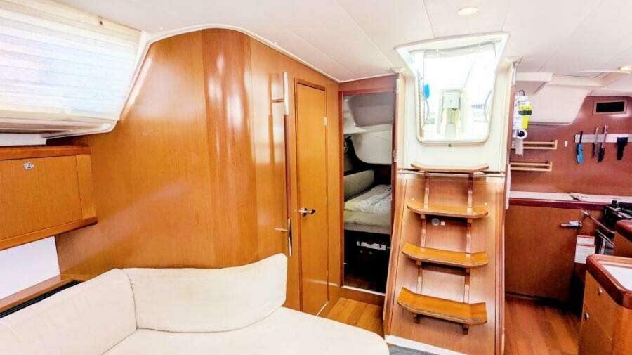 SERENITE 40ft Beneteau Yacht For Sale