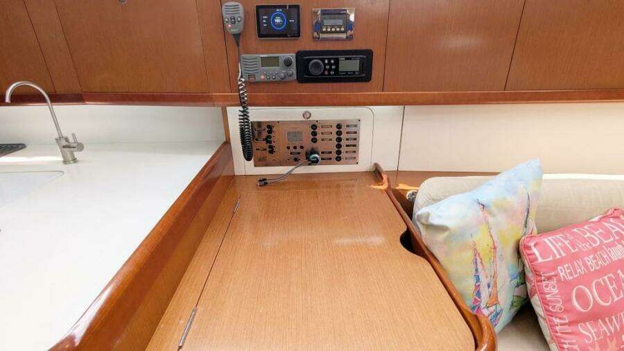 SERENITE 40ft Beneteau Yacht For Sale