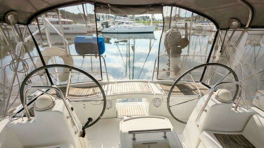 SERENITE 40ft Beneteau Yacht For Sale