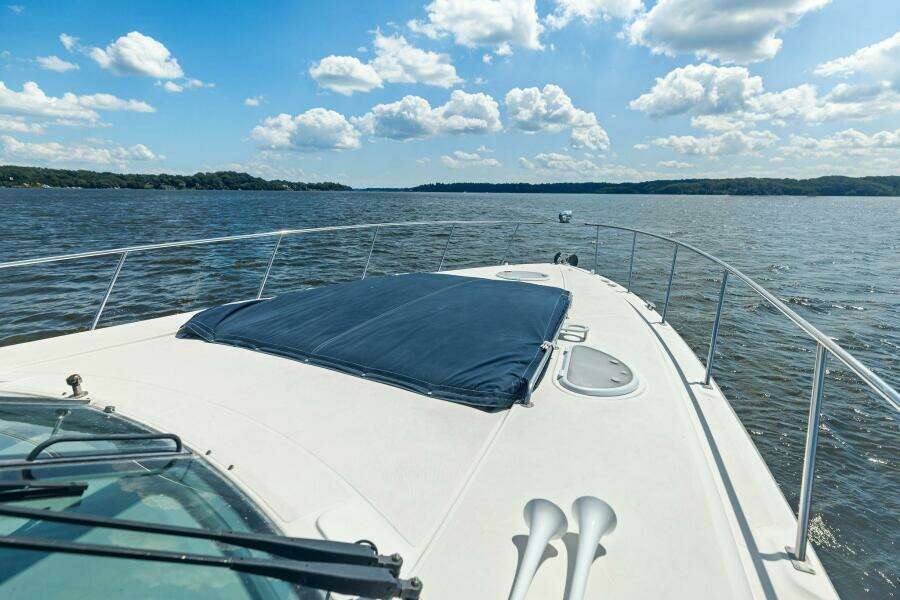 2007 Cruisers 390 Express Cruiser 'Bay Burns'