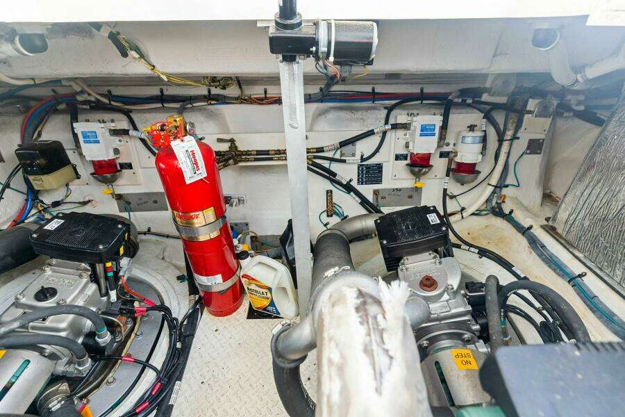 2007 Cruisers 390 Express Cruiser 'Bay Burns'