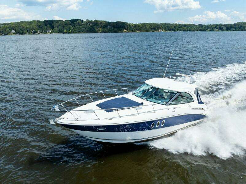 2007 Cruisers 390 Express Cruiser 'Bay Burns'