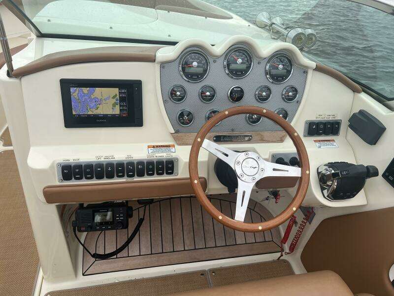 Top Flight II 28ft Chris Craft Yacht For Sale