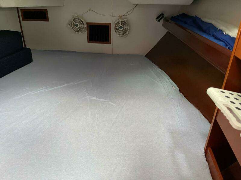 At Last 43ft Beneteau Yacht For Sale