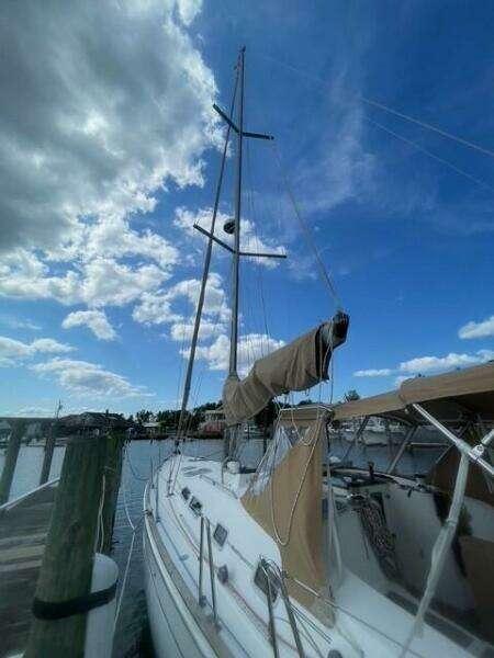 At Last 43ft Beneteau Yacht For Sale