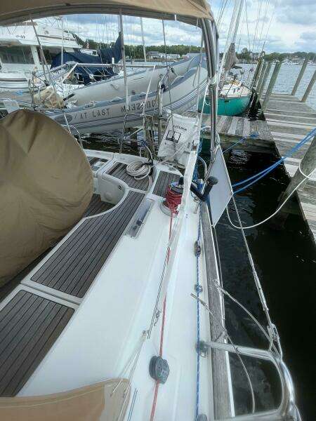 At Last 43ft Beneteau Yacht For Sale