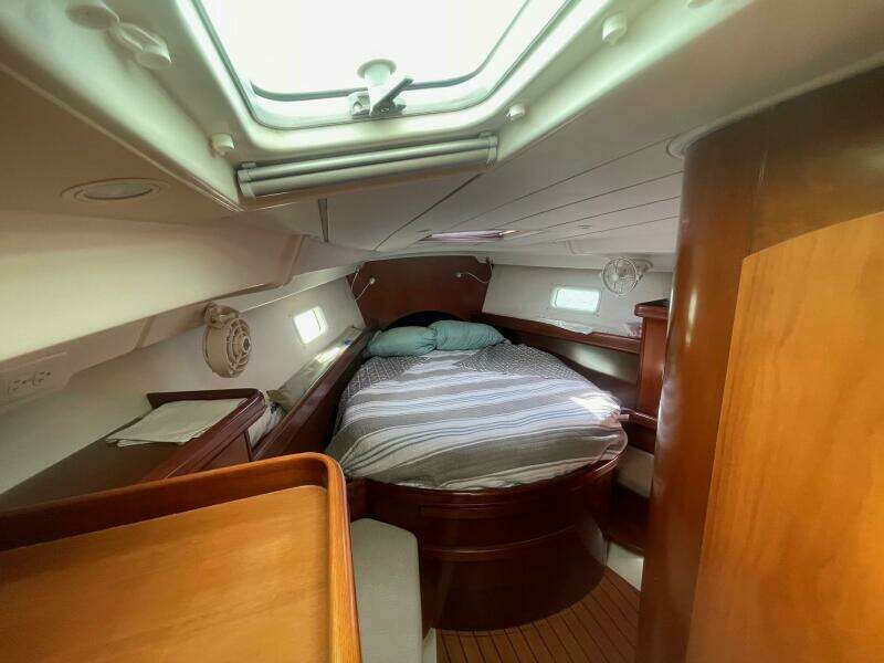 At Last 43ft Beneteau Yacht For Sale
