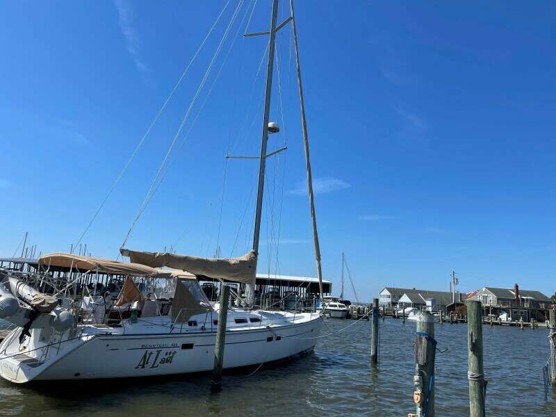 At Last 43ft Beneteau Yacht For Sale