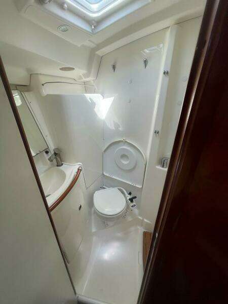 At Last 43ft Beneteau Yacht For Sale