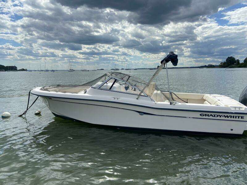 22ft Grady White Yacht For Sale