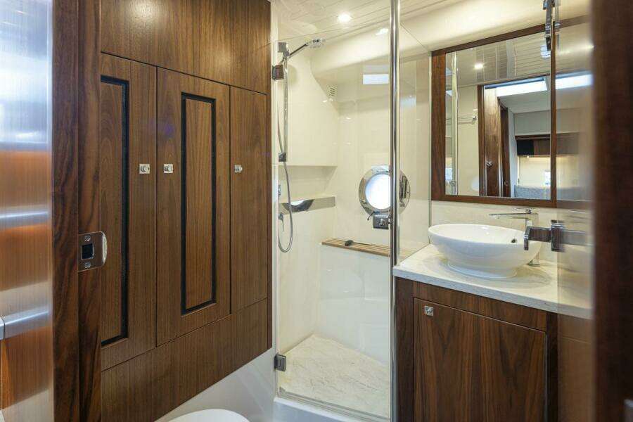 Lucky Dog 50ft Riviera Yacht For Sale