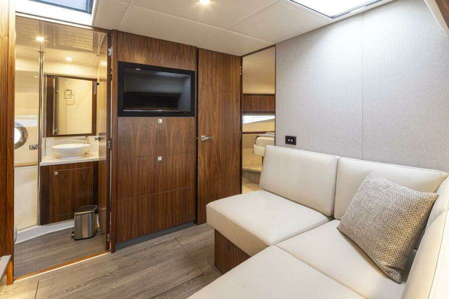 Lucky Dog 50ft Riviera Yacht For Sale