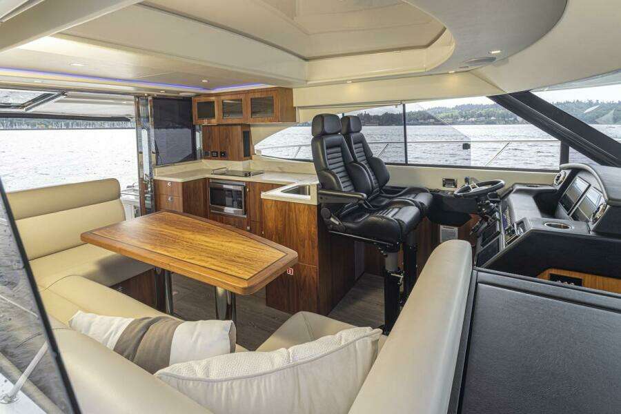 Lucky Dog 50ft Riviera Yacht For Sale