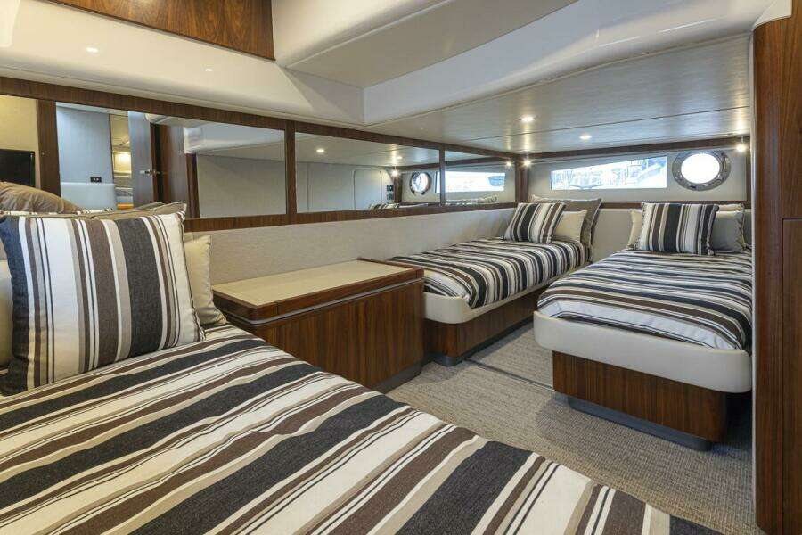 Lucky Dog 50ft Riviera Yacht For Sale