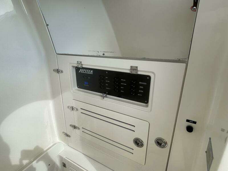 Playpen 38ft Jupiter Yacht For Sale