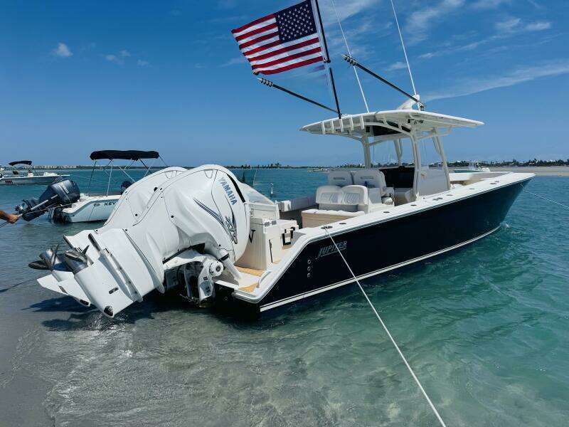 Playpen 38ft Jupiter Yacht For Sale