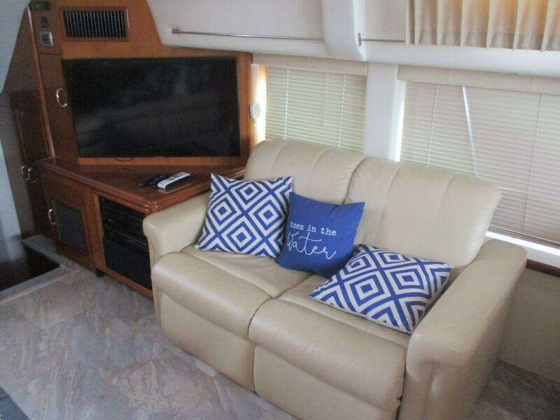 46ft Carver Yacht For Sale