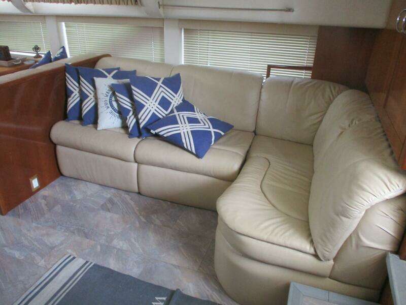 46ft Carver Yacht For Sale