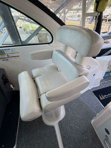 31ft Pursuit Yacht For Sale
