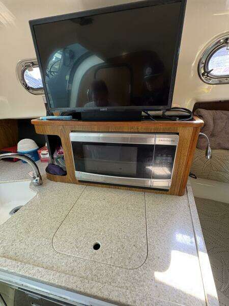31ft Pursuit Yacht For Sale