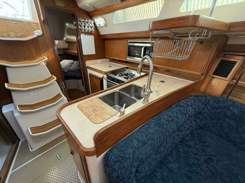 GONE ZONKERS 38ft Catalina Yacht For Sale