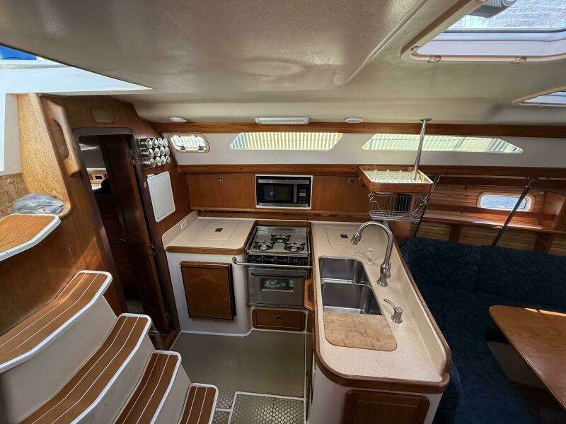 GONE ZONKERS 38ft Catalina Yacht For Sale