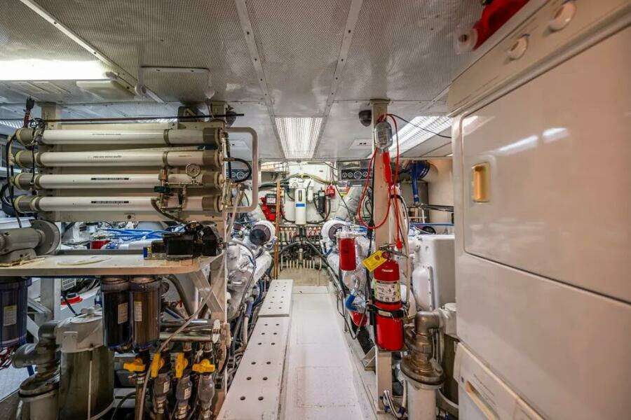 102ft Broward Yacht For Sale