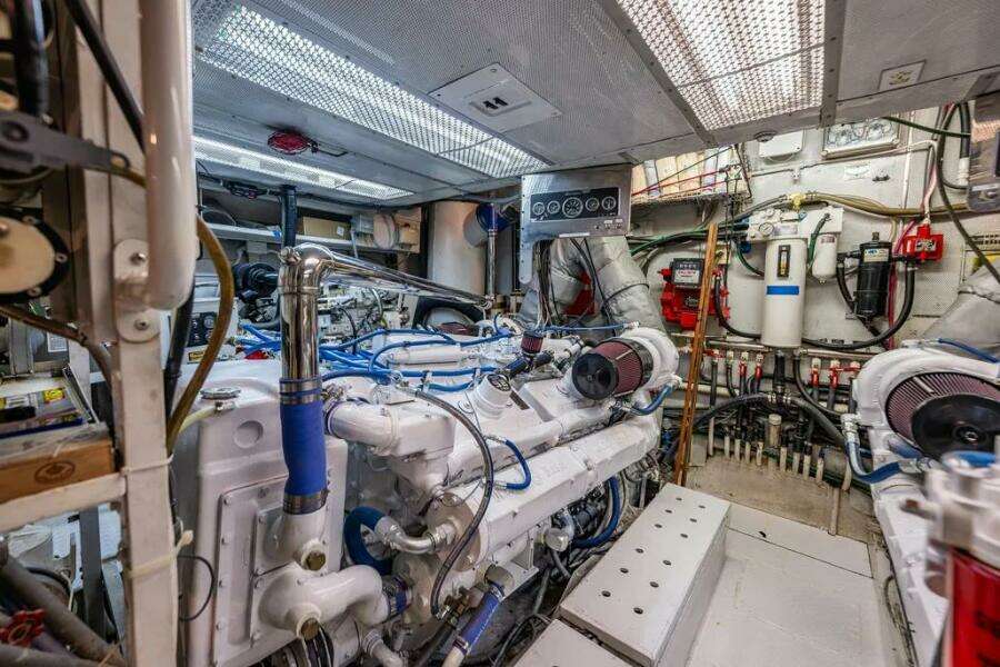 102ft Broward Yacht For Sale