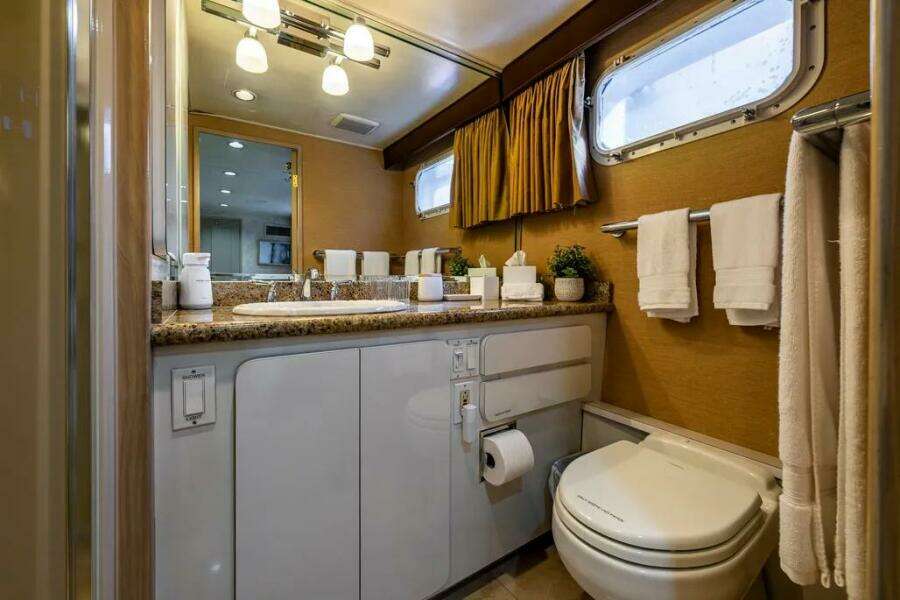 102ft Broward Yacht For Sale