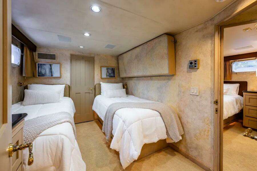 102ft Broward Yacht For Sale