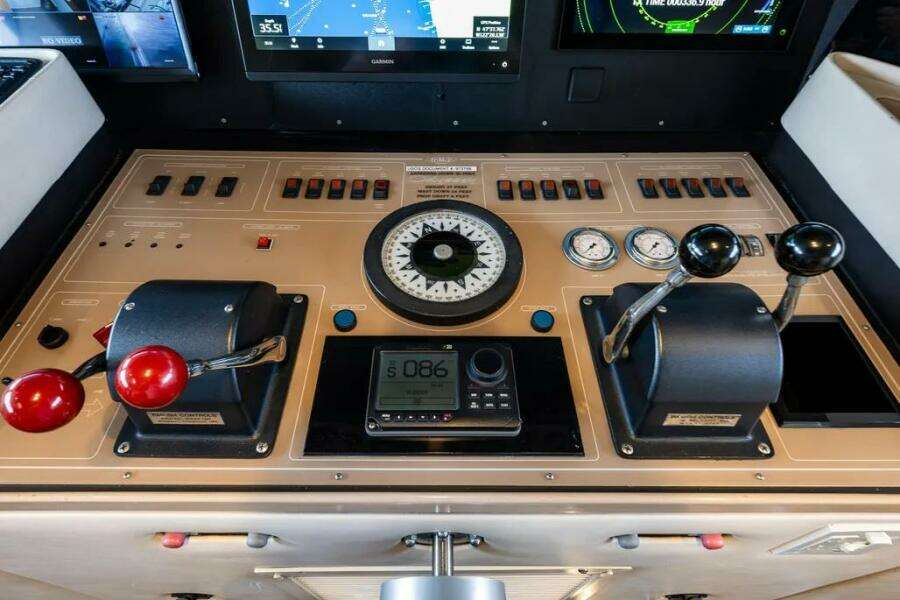 102ft Broward Yacht For Sale