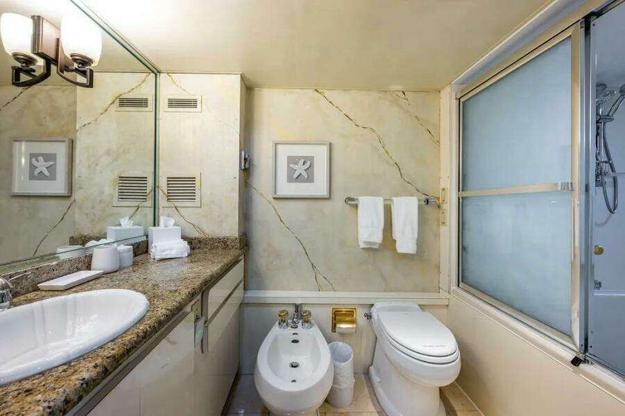 102ft Broward Yacht For Sale