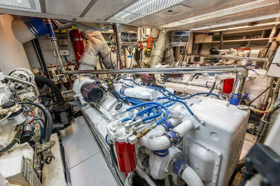102ft Broward Yacht For Sale