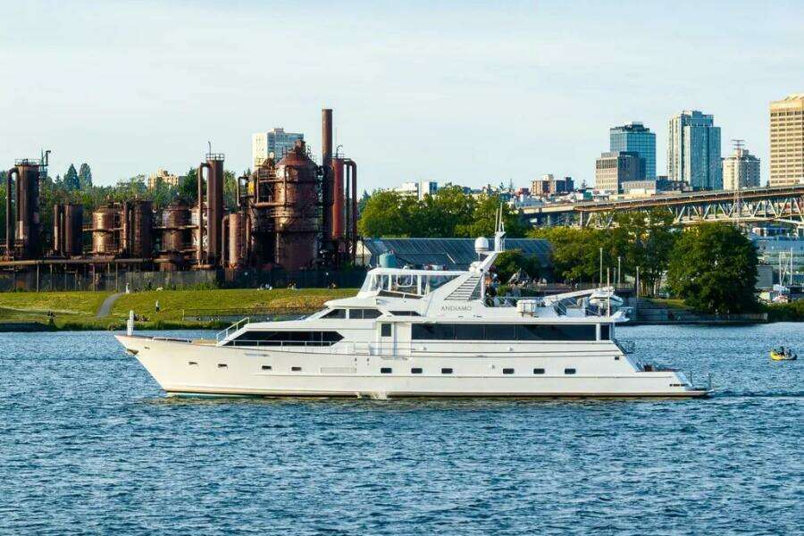 102ft Broward Yacht For Sale