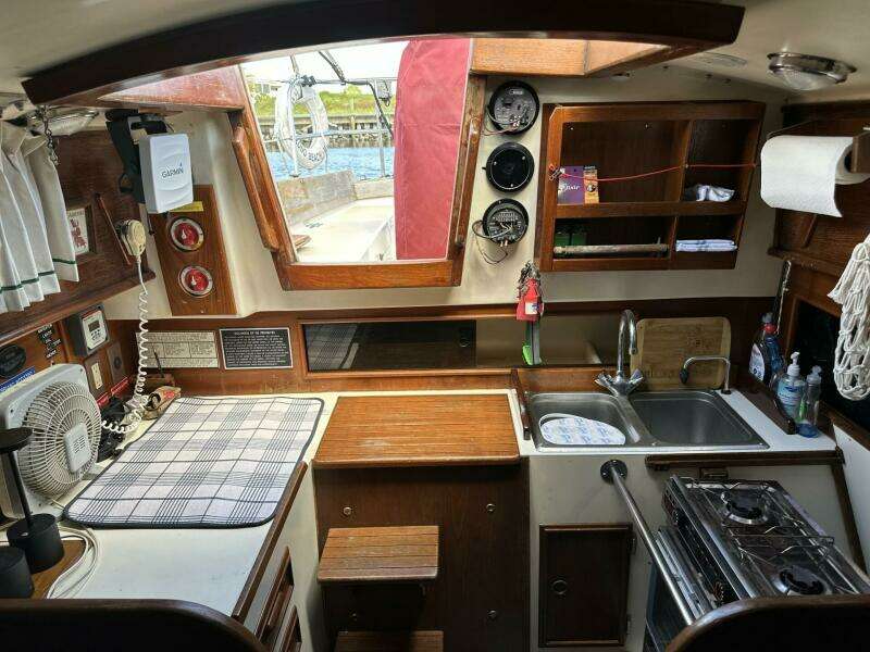 Gabbiano 30ft Cape Dory Yacht For Sale
