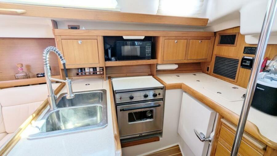 2003 Catalina 350
