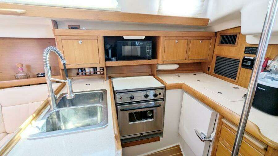 Elusive  35ft Catalina Yacht For Sale