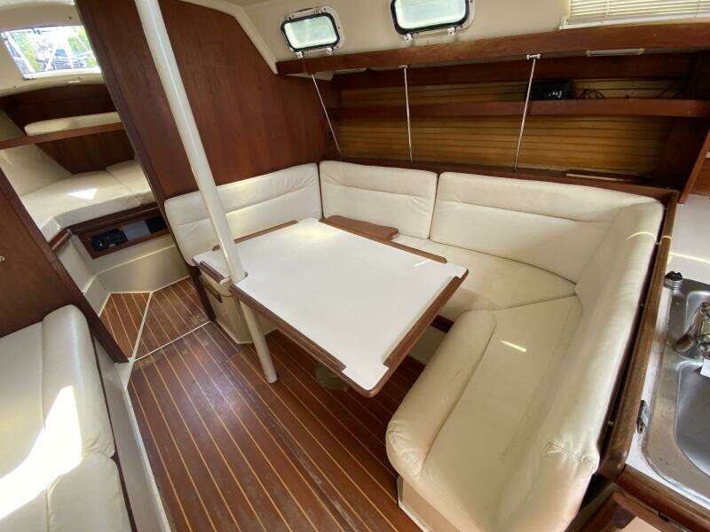 Rhapsody 34ft Catalina Yacht For Sale