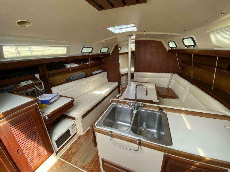 Rhapsody 34ft Catalina Yacht For Sale