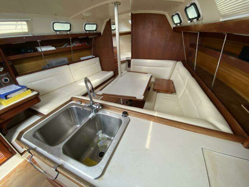 Rhapsody 34ft Catalina Yacht For Sale