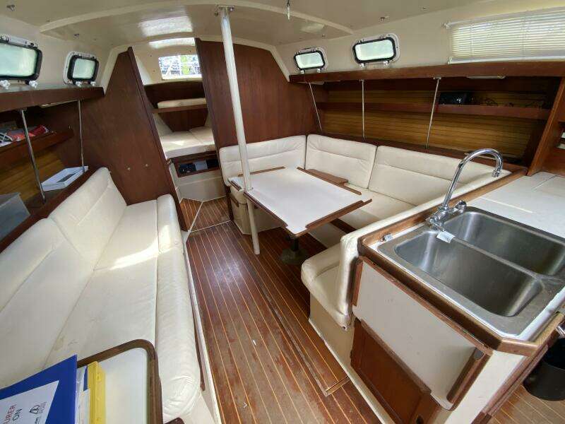 Rhapsody 34ft Catalina Yacht For Sale