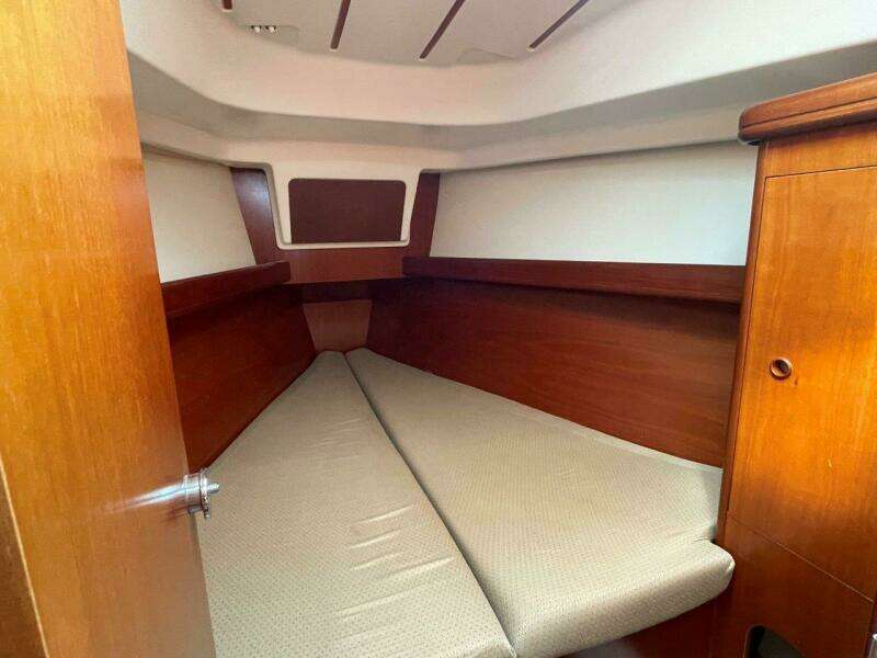 36ft Beneteau Yacht For Sale